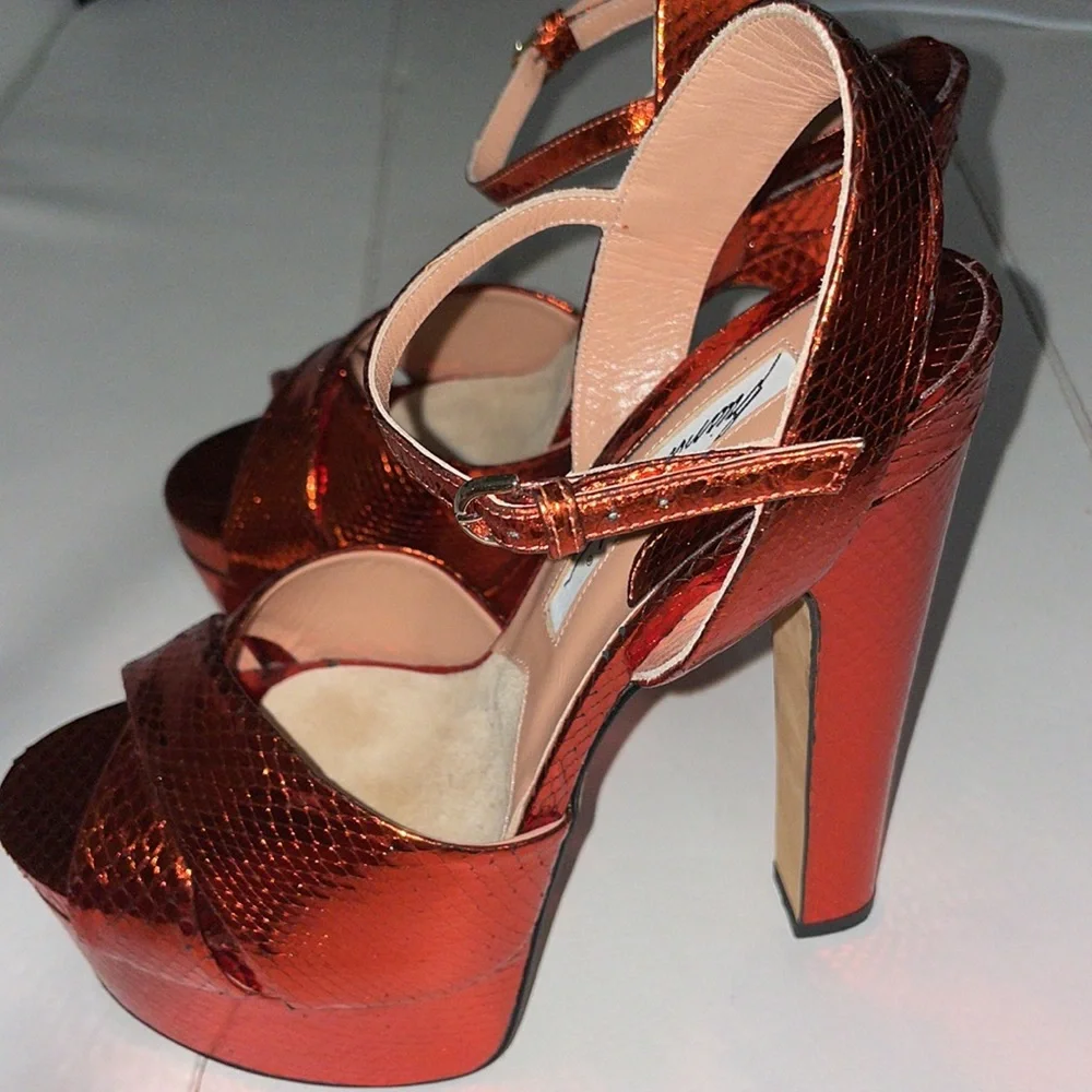 Brian Atwood MADISON RUST ORANGE METALLIC ELAPHE SNAKE PLATFORM SANDALS 38 7.5